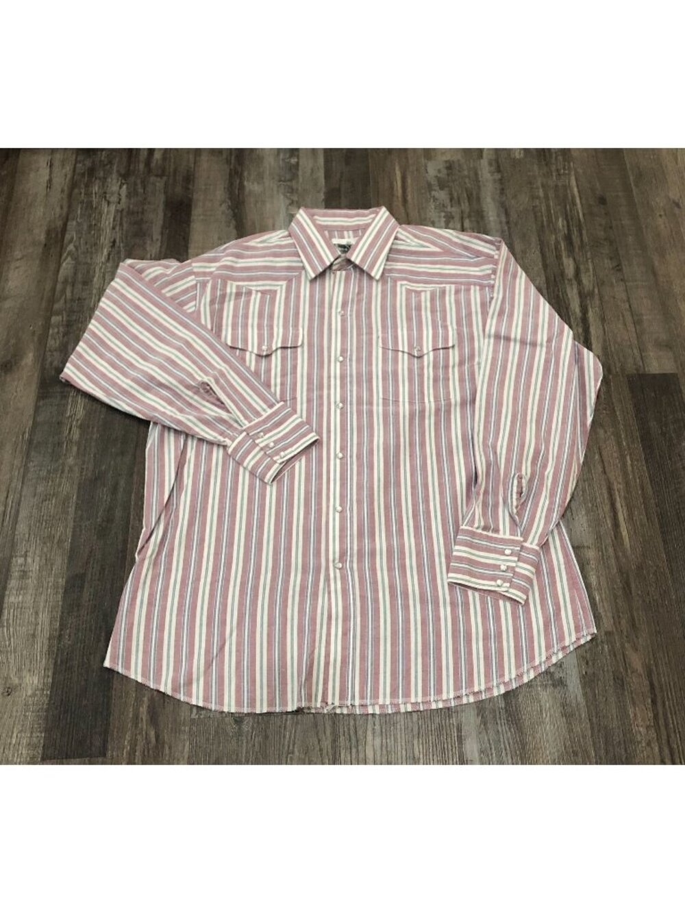 Vintage Ranch and Town Mens Size 17.5 Pearl Snap Shirt Red Striped 35